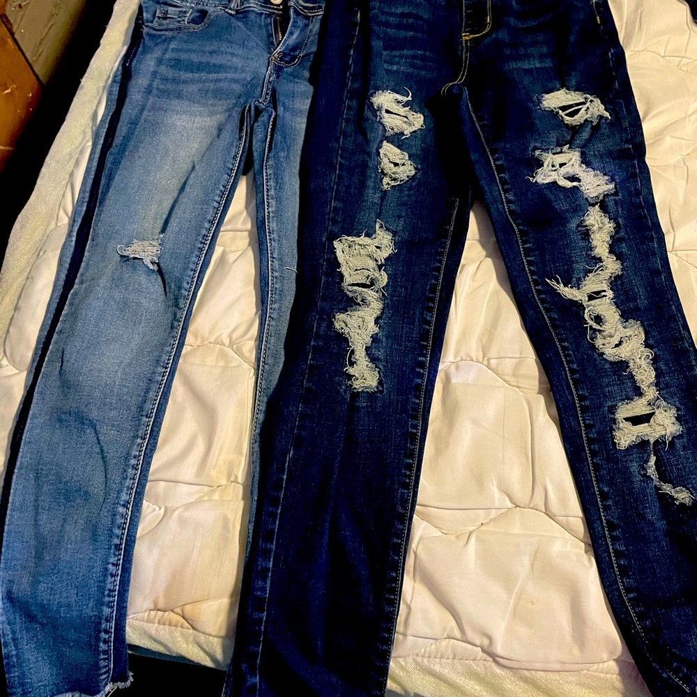 Two pairs of size 7 skinny jeans